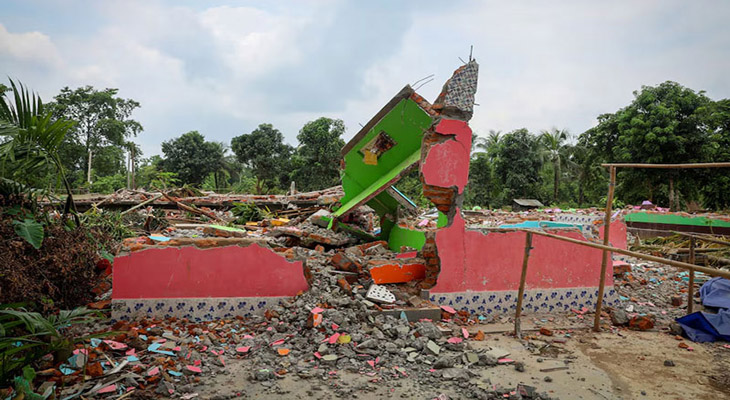 ভারতে মুসলিমদের ঘরবাড়ি গুঁড়িয়ে উচ্ছেদ, বাংলাদেশে বিতাড়ন
