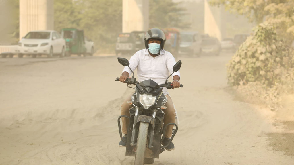 সহনীয় বাতাস নিয়েও বায়ুদূষণের তালিকায় আজ এগিয়েছে ঢাকা