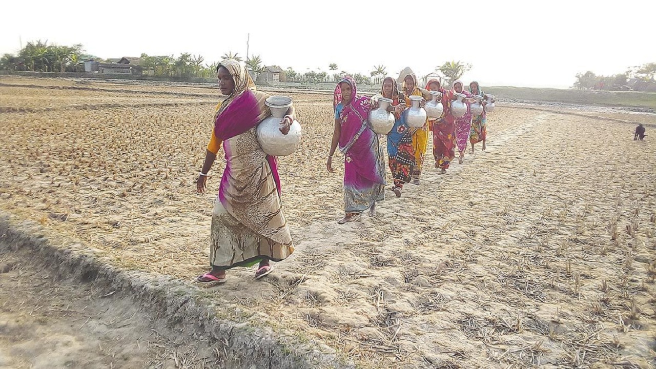 লবণাক্ত পানির ভোগান্তি উপকূল জুড়ে