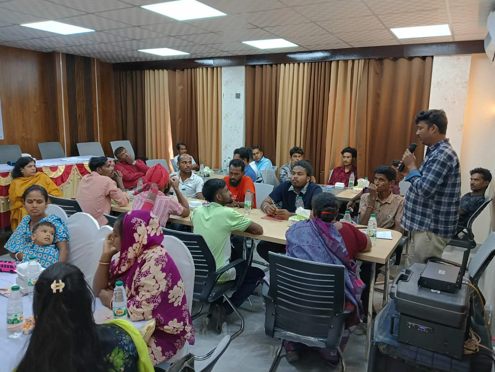 খুলনায় হরিজন ও স্যানিটেশন শ্রমিকদের জীবনসংগ্রাম নিয়ে গল্পবলা কর্মশালা অনুষ্ঠিত