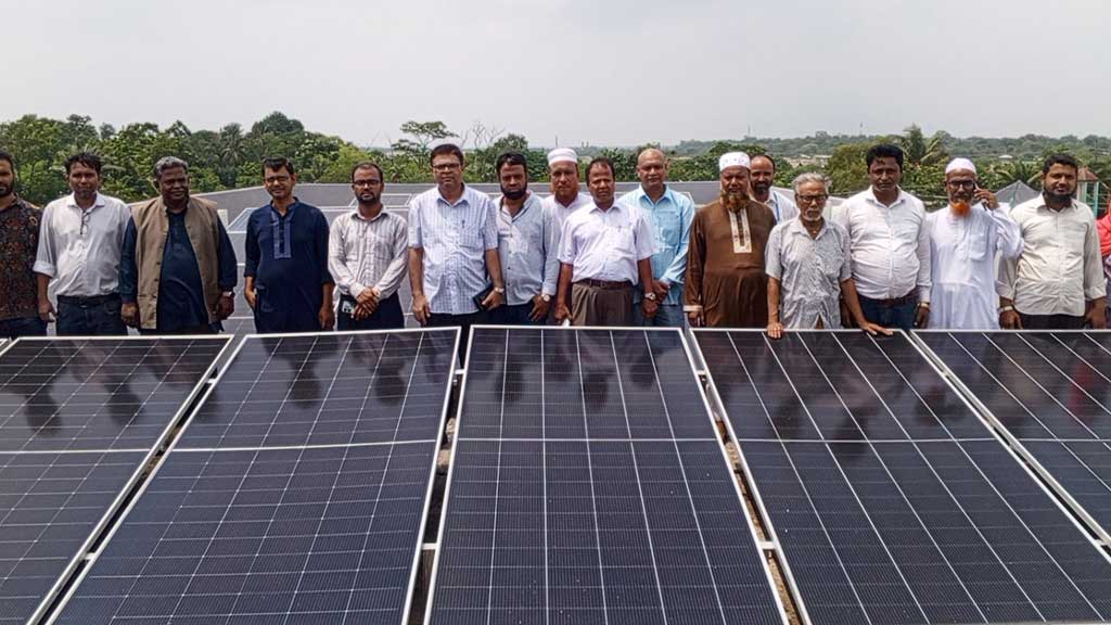 সাতক্ষীরায় দেশের প্রথম ‘অভিযোজন দুর্গ’ উদ্বোধন, তাপপ্রবাহে সুরক্ষা পাবে উপকূলীয় মানুষ