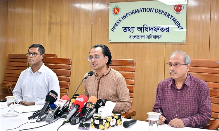 তিন পার্বত্য এলাকায় খাদ্য গুদাম নির্মাণ করা হবে: তথ্য উপদেষ্টা