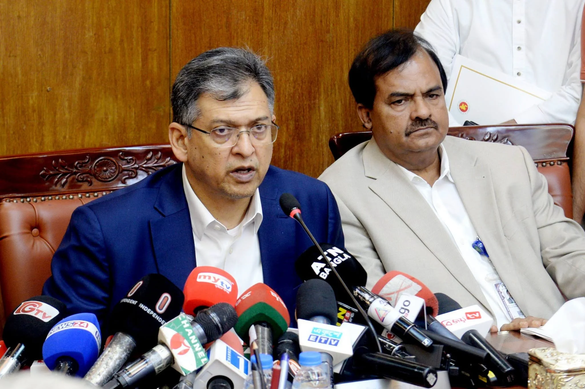 দুর্গাপূজা উদযাপনে সকল নিরাপত্তা প্রস্তুতি সম্পন্ন : স্বরাষ্ট্রমন্ত্রী
